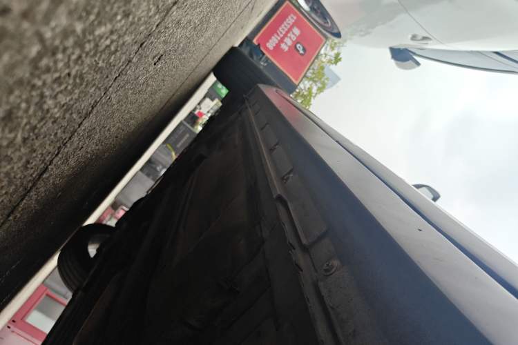 Used Nissan Kicks 2017 1.5L CVT Smart Drive Edition Left Side Sill