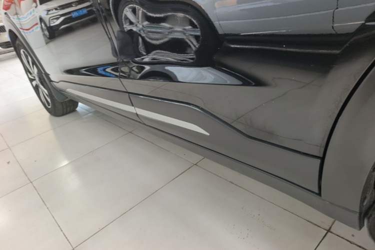 Used Nissan Kicks 2017 1.5L CVT Smart Drive Edition Left Side Sill