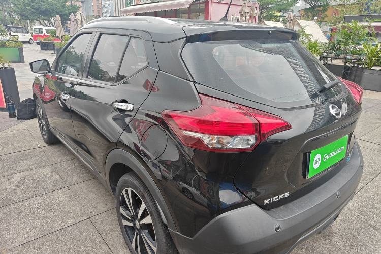 Used Nissan Kicks 2017 1.5L CVT Smart Drive Edition Rear Left 45 Deg