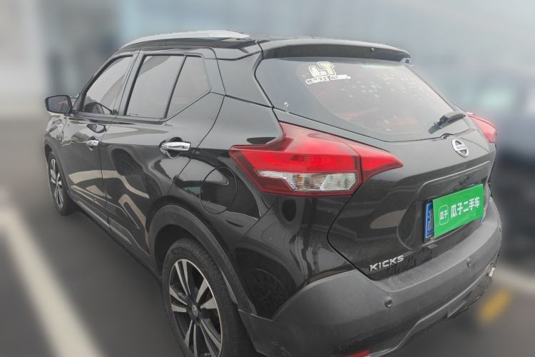 Used Nissan Kicks 2017 1.5L CVT Smart Drive Edition Rear Left 45 Deg