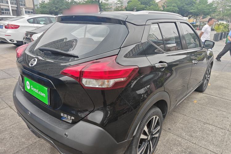 Used Nissan Kicks 2017 1.5L CVT Smart Drive Edition Rear Right 45 Deg