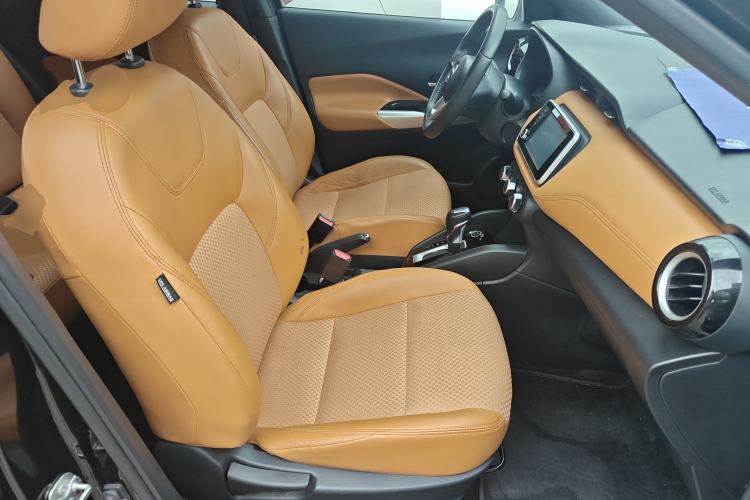 Used Nissan Kicks 2017 1.5L CVT Smart Drive Edition Right Front Seat