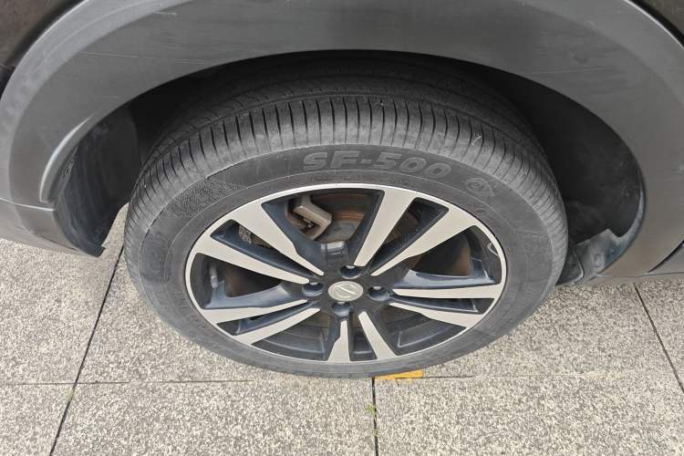 Used Nissan Kicks 2017 1.5L CVT Smart Drive Edition Right Rear Wheel Hub