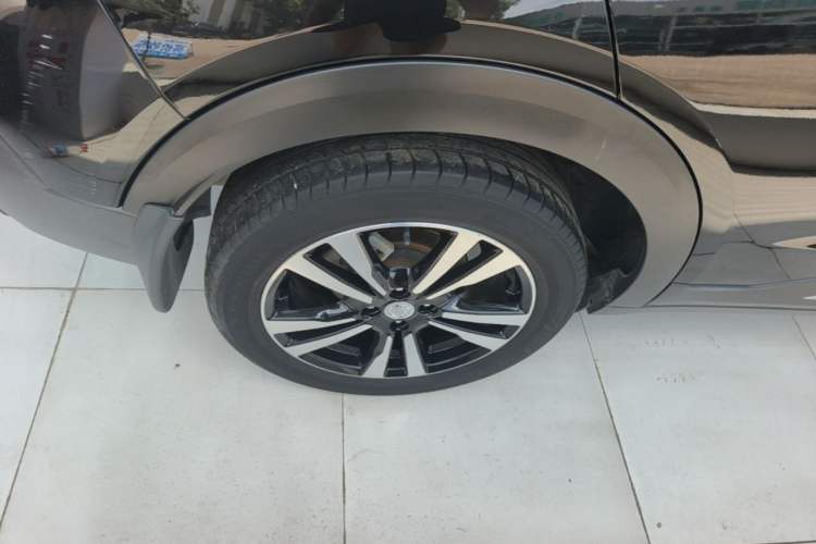 Used Nissan Kicks 2017 1.5L CVT Smart Drive Edition Right Rear Wheel Hub