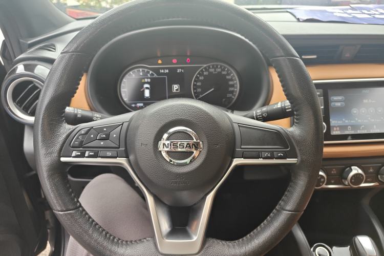 Used Nissan Kicks 2017 1.5L CVT Smart Drive Edition Steering Wheel