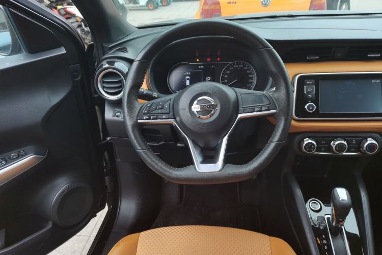 Used Nissan Kicks 2017 1.5L CVT Smart Drive Edition Steering Wheel