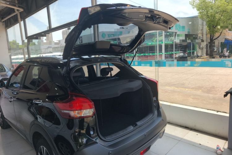 Used Nissan Kicks 2017 1.5L CVT Smart Drive Edition Trunk