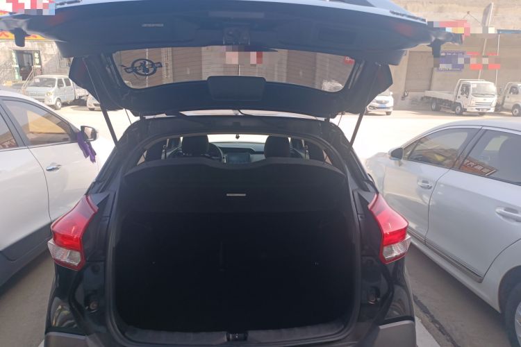 Used Nissan Kicks 2017 1.5L Manual Cool Dynamic Edition Trunk