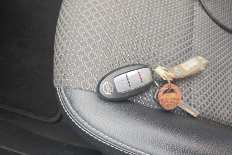 Used Nissan Kicks 2017 1.5L CVT Smart Drive Edition Vehicle Key