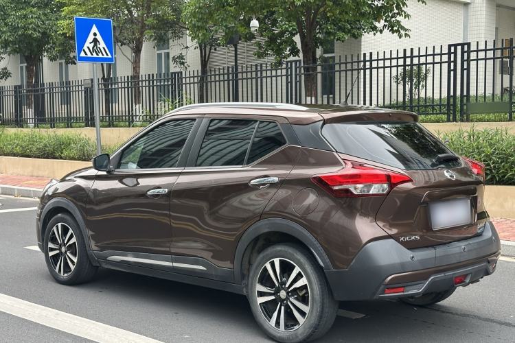 Used Nissan Kicks 2017 1.5L CVT Smart Edition Exterior 3