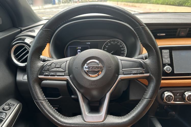 Used Nissan Kicks 2017 1.5L CVT Smart Edition Interior 4