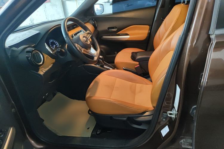 Used Nissan Kicks 2017 1.5L CVT Smart Edition Left Front Seat