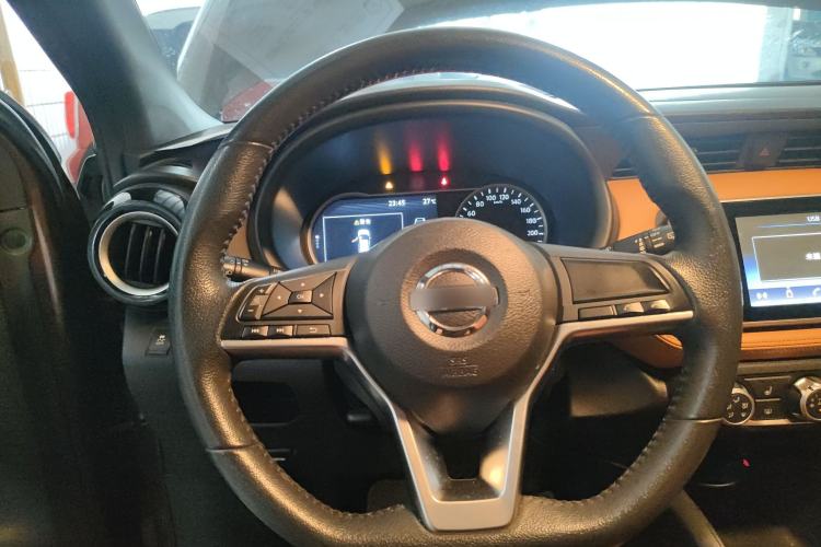 Used Nissan Kicks 2017 1.5L CVT Smart Edition Steering Wheel