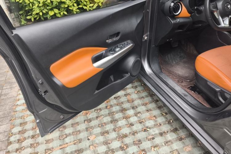 Used Nissan Kicks 2017 1.5L CVT Smart Drive Edition Driver Seat