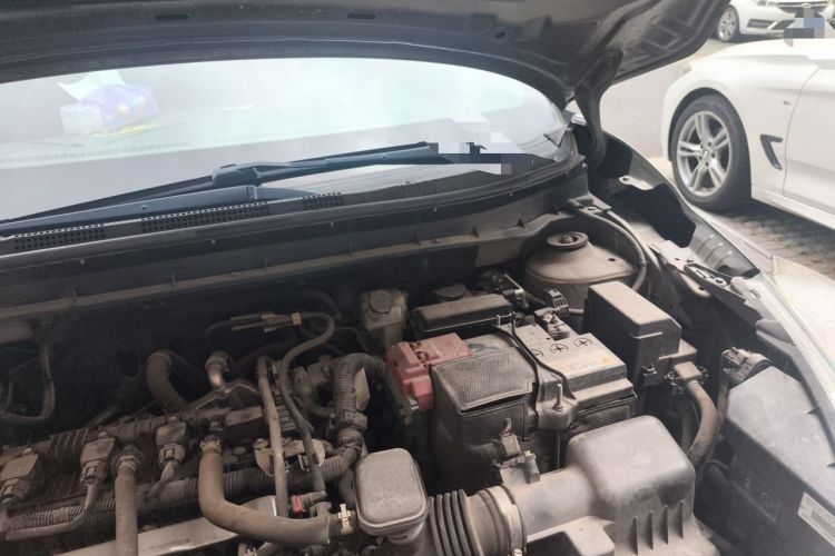 Used Nissan Kicks 2017 1.5L CVT Smart Drive Edition Engine Bay Left