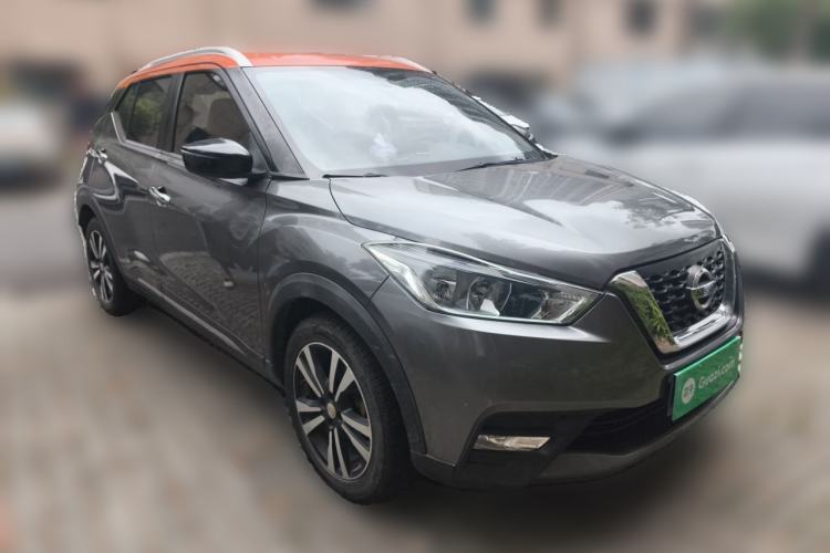Used Nissan Kicks 2017 1.5L CVT Smart Drive Edition Front Right 45 Deg