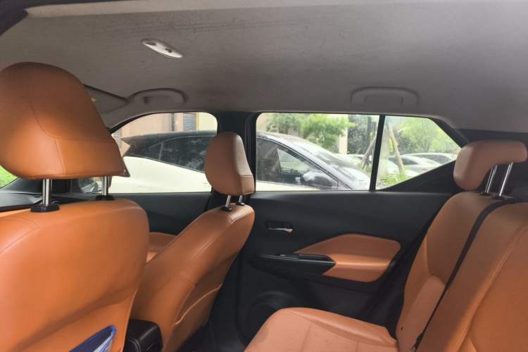 Used Nissan Kicks 2017 1.5L CVT Smart Drive Edition Headliner