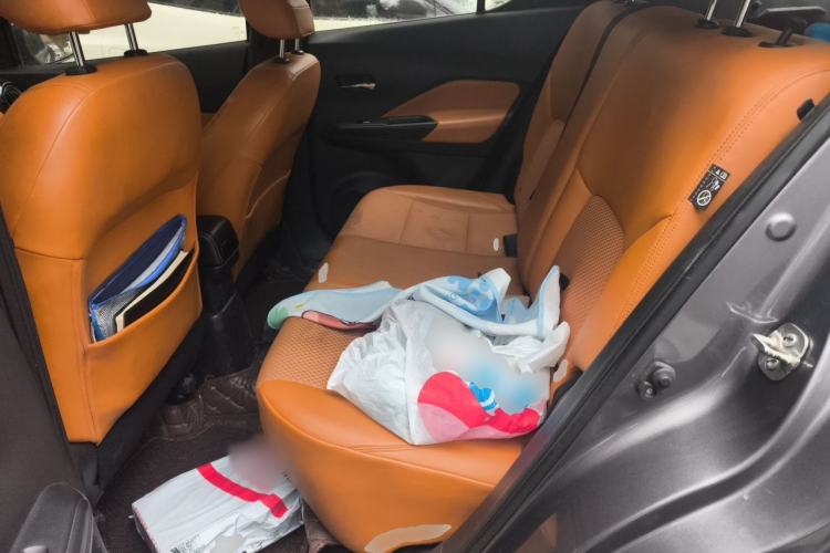 Used Nissan Kicks 2017 1.5L CVT Smart Drive Edition Left Rear Seat