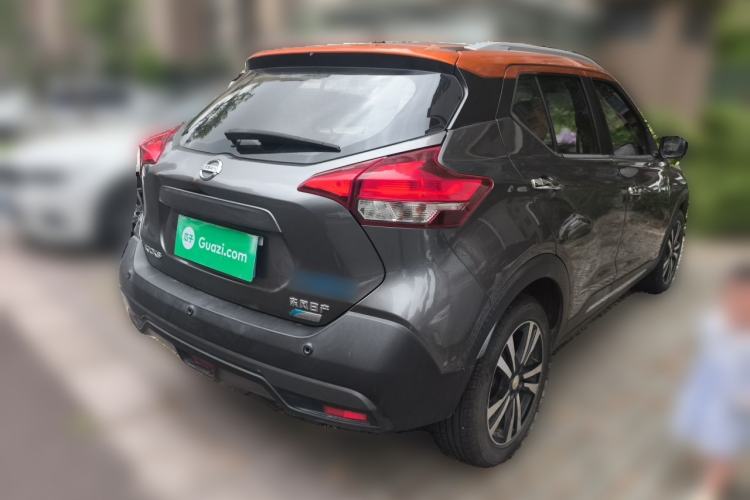 Used Nissan Kicks 2017 1.5L CVT Smart Drive Edition Rear Right 45 Deg