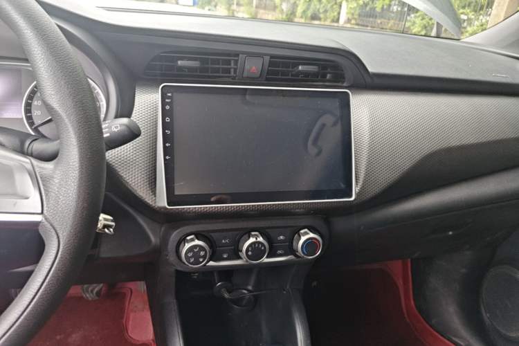 Used Nissan Kicks 2017 1.5L Manual Cool Dynamic Edition Audio And AC Panel