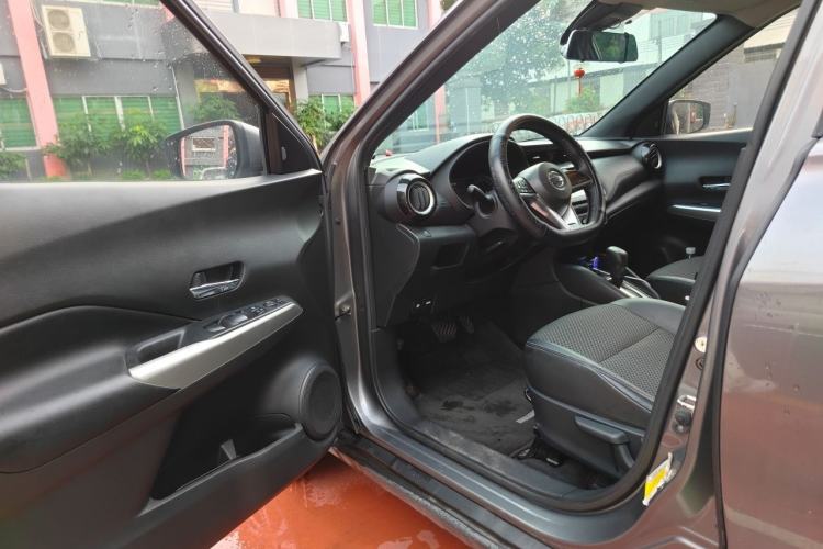 Used Nissan Kicks 2017 1.5L CVT Smart Drive Edition Driver Seat