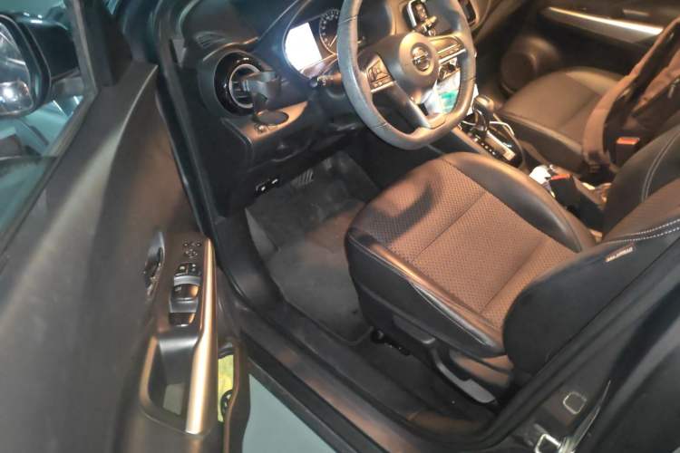 Used Nissan Kicks 2017 1.5L CVT Smart Drive Edition Driver Seat