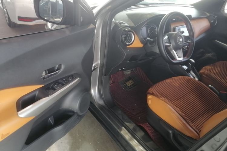 Used Nissan Kicks 2017 1.5L CVT Smart Edition Driver Seat