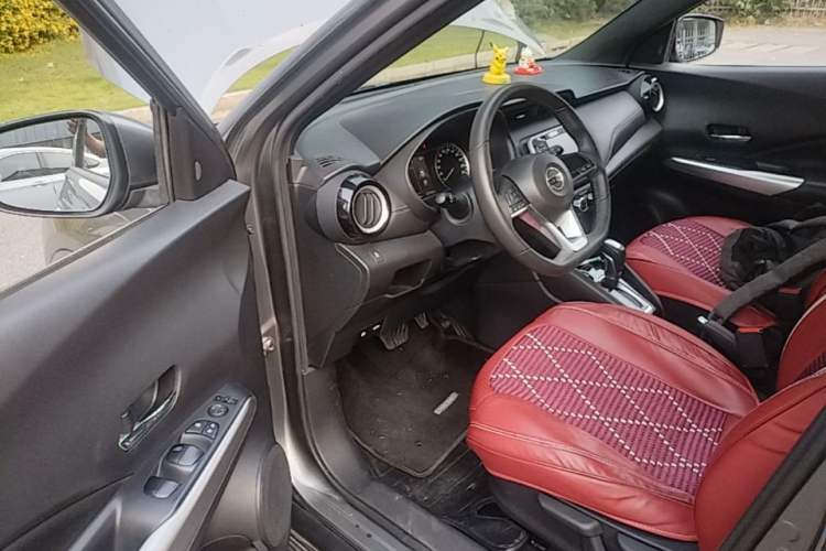 Used Nissan Kicks 2017 1.5L CVT Smart Edition Driver Seat