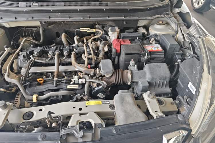 Used Nissan Kicks 2017 1.5L Manual Cool Dynamic Edition Engine Bay Left