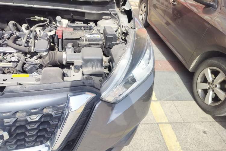 Used Nissan Kicks 2017 1.5L CVT Smart Drive Edition Engine Bay Left