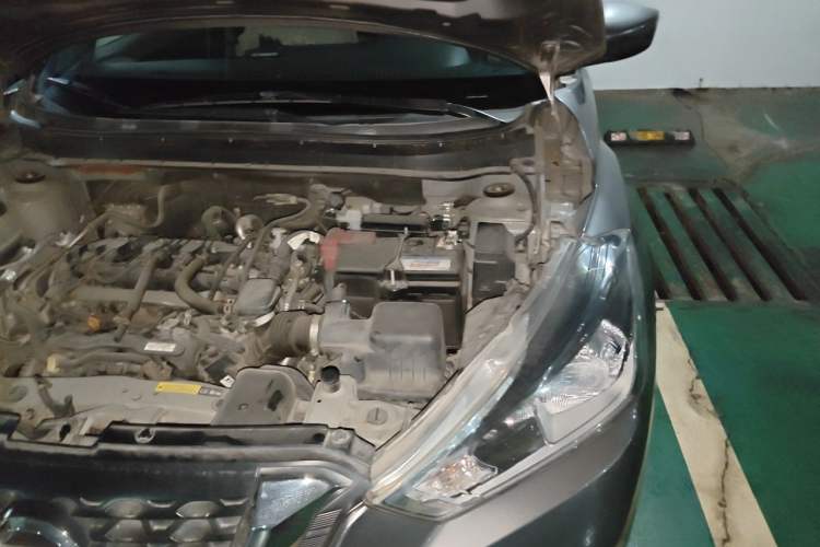 Used Nissan Kicks 2017 1.5L CVT Smart Drive Edition Engine Bay Left