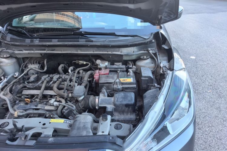 Used Nissan Kicks 2017 1.5L CVT Smart Drive Edition Engine Bay Left