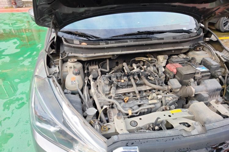 Used Nissan Kicks 2017 1.5L CVT Smart Drive Edition Engine Bay Right