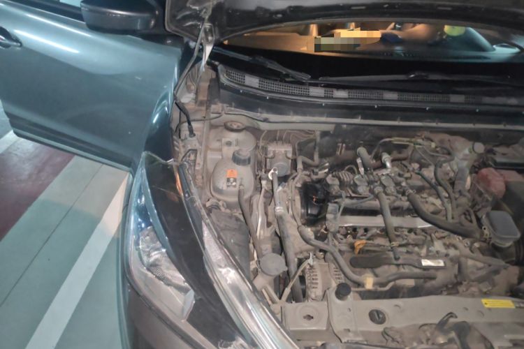 Used Nissan Kicks 2017 1.5L CVT Smart Drive Edition Engine Bay Right