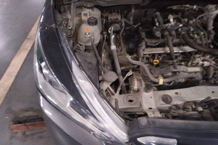 Used Nissan Kicks 2017 1.5L CVT Smart Drive Edition Engine Bay Right