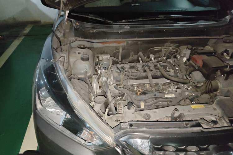 Used Nissan Kicks 2017 1.5L CVT Smart Drive Edition Engine Bay Right