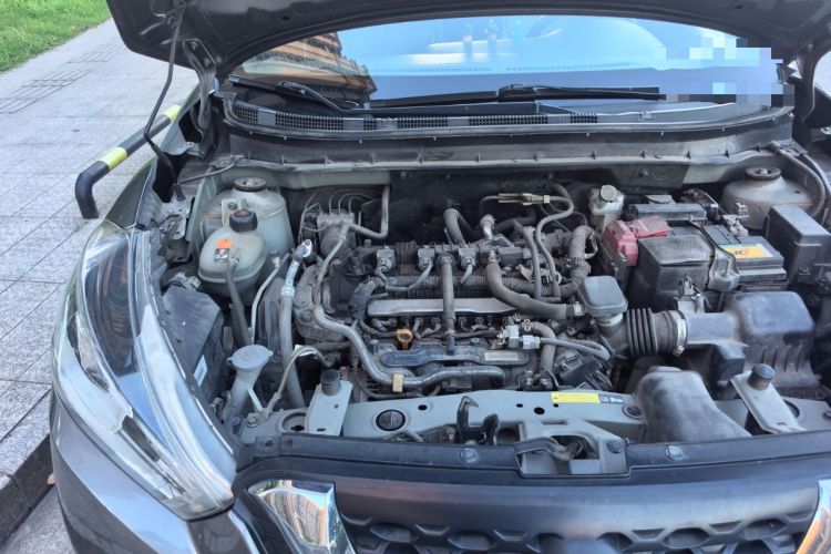 Used Nissan Kicks 2017 1.5L CVT Smart Drive Edition Engine Bay Right