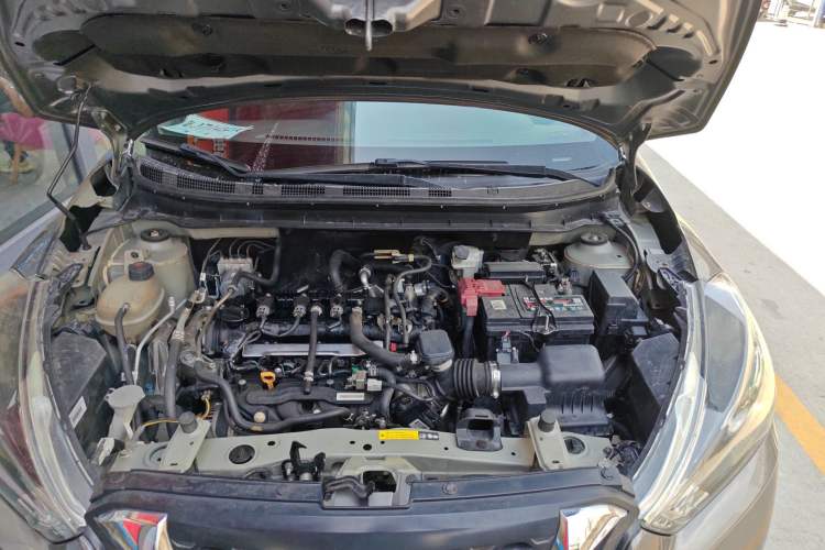 Used Nissan Kicks 2017 1.5L CVT Smart Edition Engine Bay