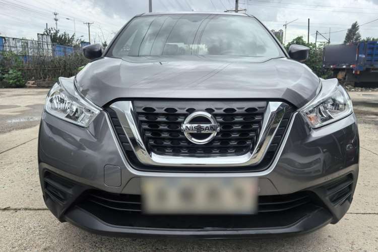 Used Nissan Kicks 2017 1.5L Manual Cool Dynamic Edition Exterior 2