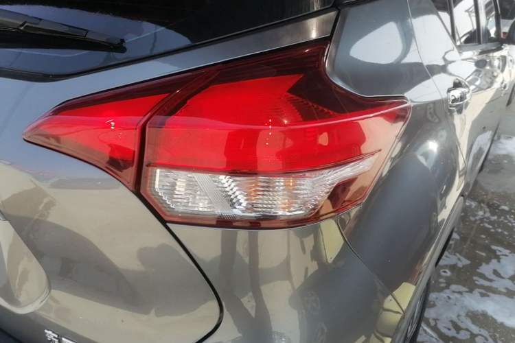 Used Nissan Kicks 2017 1.5L CVT Smart Edition Exterior 3