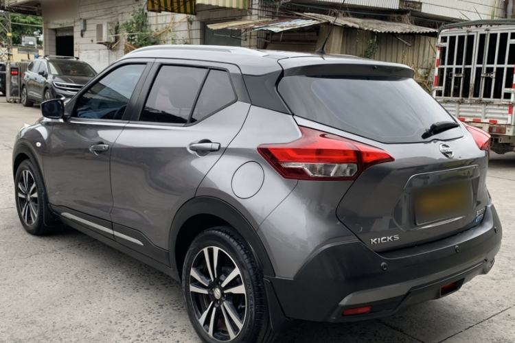 Used Nissan Kicks 2017 1.5L CVT Cool Enjoy Edition Exterior 3