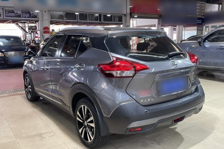 Used Nissan Kicks 2017 1.5L CVT Smart Drive Edition Exterior 4