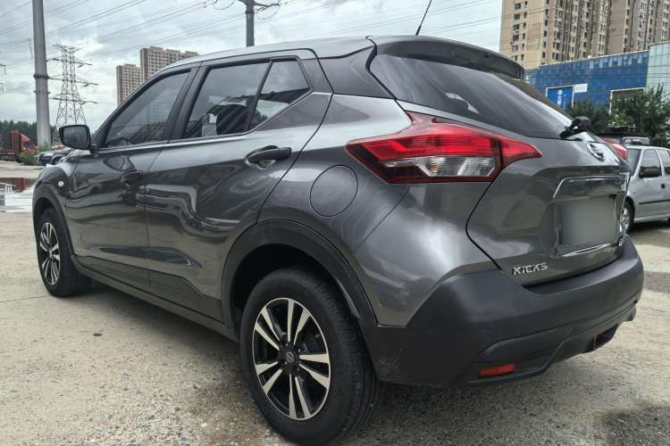 Used Nissan Kicks 2017 1.5L Manual Cool Dynamic Edition Exterior 4