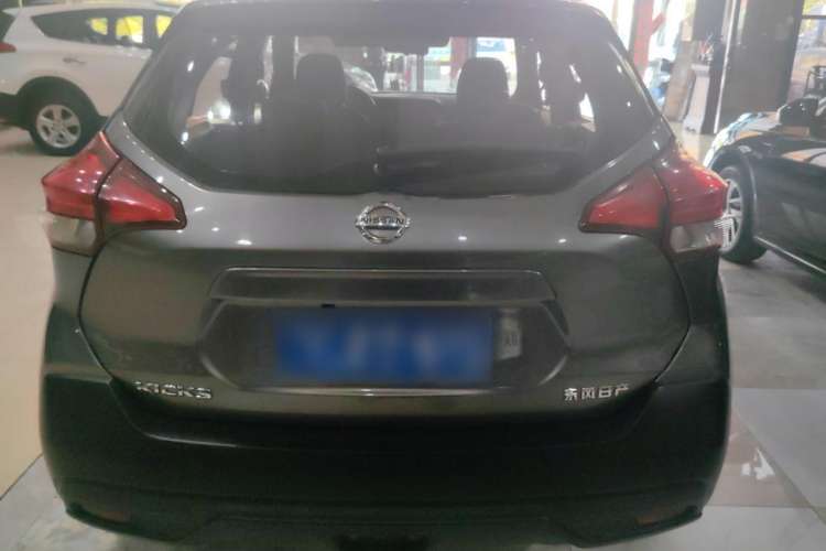 Used Nissan Kicks 2017 1.5L Manual Cool Dynamic Edition Exterior 4