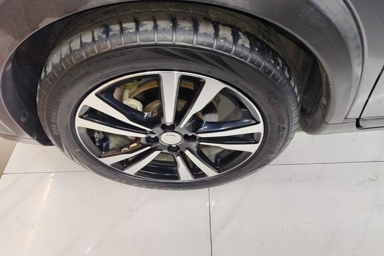 Used Nissan Kicks 2017 1.5L CVT Cool Enjoy Edition Exterior 4