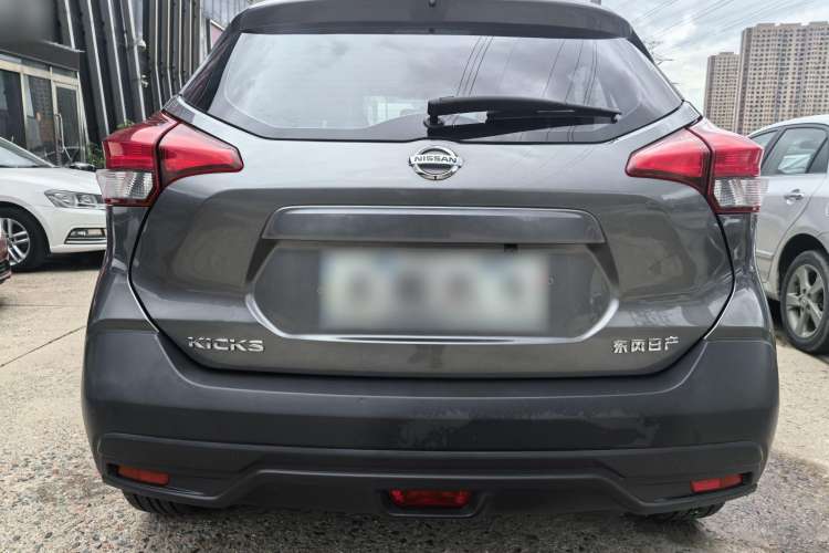 Used Nissan Kicks 2017 1.5L Manual Cool Dynamic Edition Exterior 6
