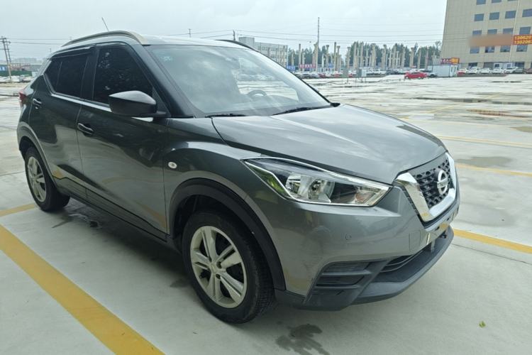Used Nissan Kicks 2017 1.5L Manual Cool Dynamic Edition Front Right 45 Deg