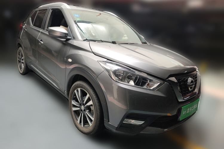Used Nissan Kicks 2017 1.5L CVT Cool Enjoy Edition Front Right 45 Deg