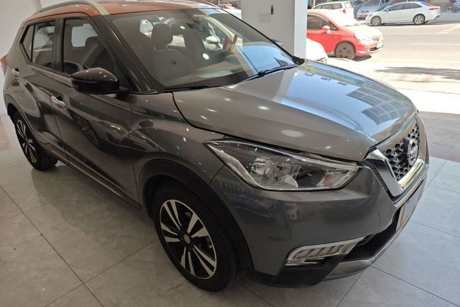 Used Nissan Kicks 2017 1.5L CVT Smart Drive Edition Front Right 45 Deg