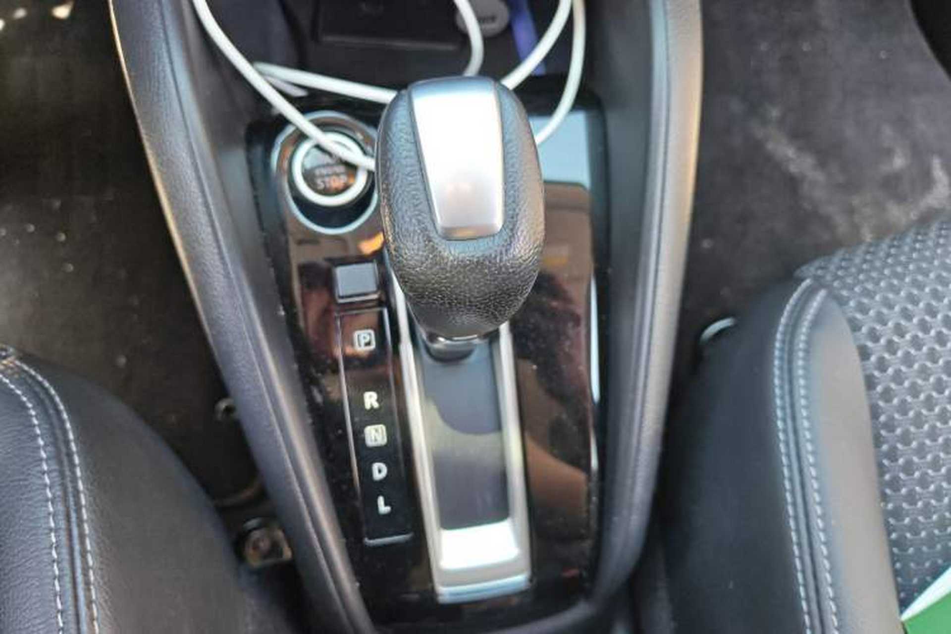 Used Nissan Kicks 2017 1.5L CVT Smart Drive Edition Gear Lever